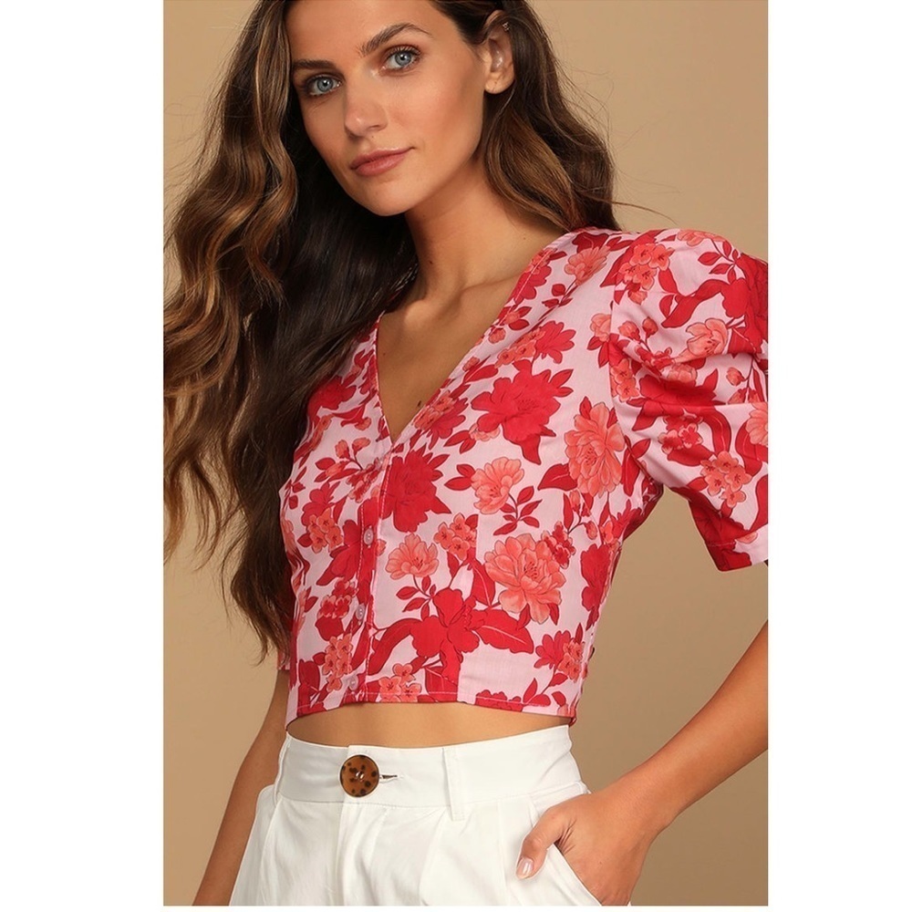 [Lulu's] Vacay Dreams Pink Floral Button Up Crop Top
